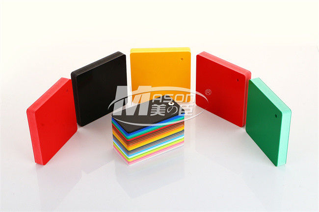 تراکم بالا رنگ 0.6g/Cm3 4x8ft 8mm 10mm 12mm 15mm PVC ورق تخته فوم